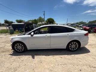 2017 Ford Fusion Hybrid SE - Exterior Side Driver Image